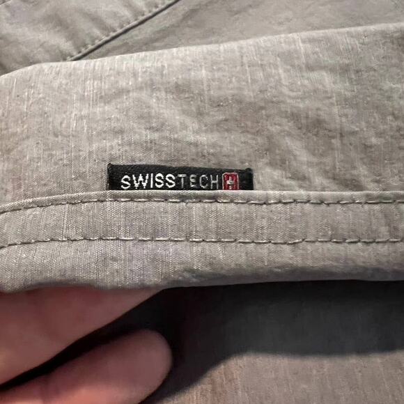 Men's Swiss Tech Button Up Tech Hiking Shirt Size L Grey Travel Gorpcore Preppy - Picture 12 of 13